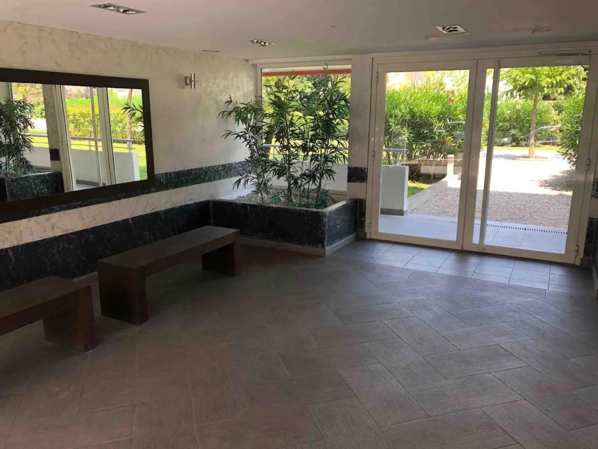 Cote D'Azur Joli Studio 50M Plage, Climatisation , Parking. Villeneuve-Loubet Luaran gambar